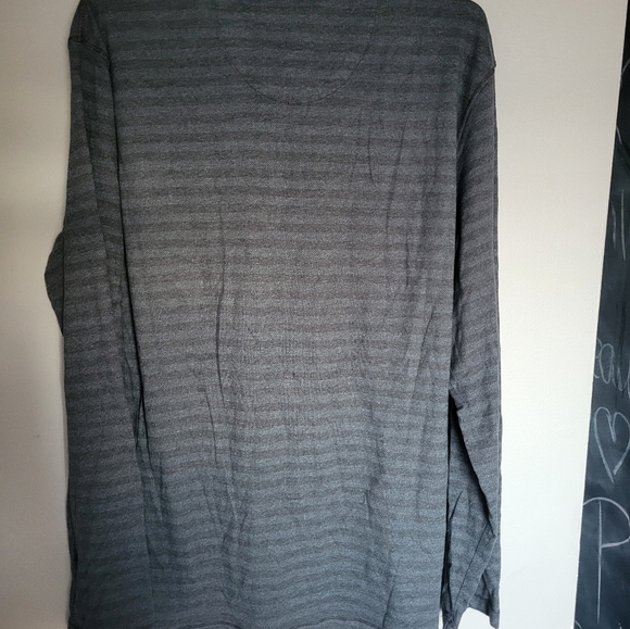 Van Heussen Long Sleeves T-shirt Size XL - Picture 2 of 3